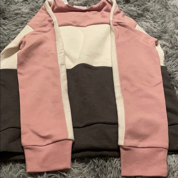 Sweatshirt NWT - Picture 6 of 6